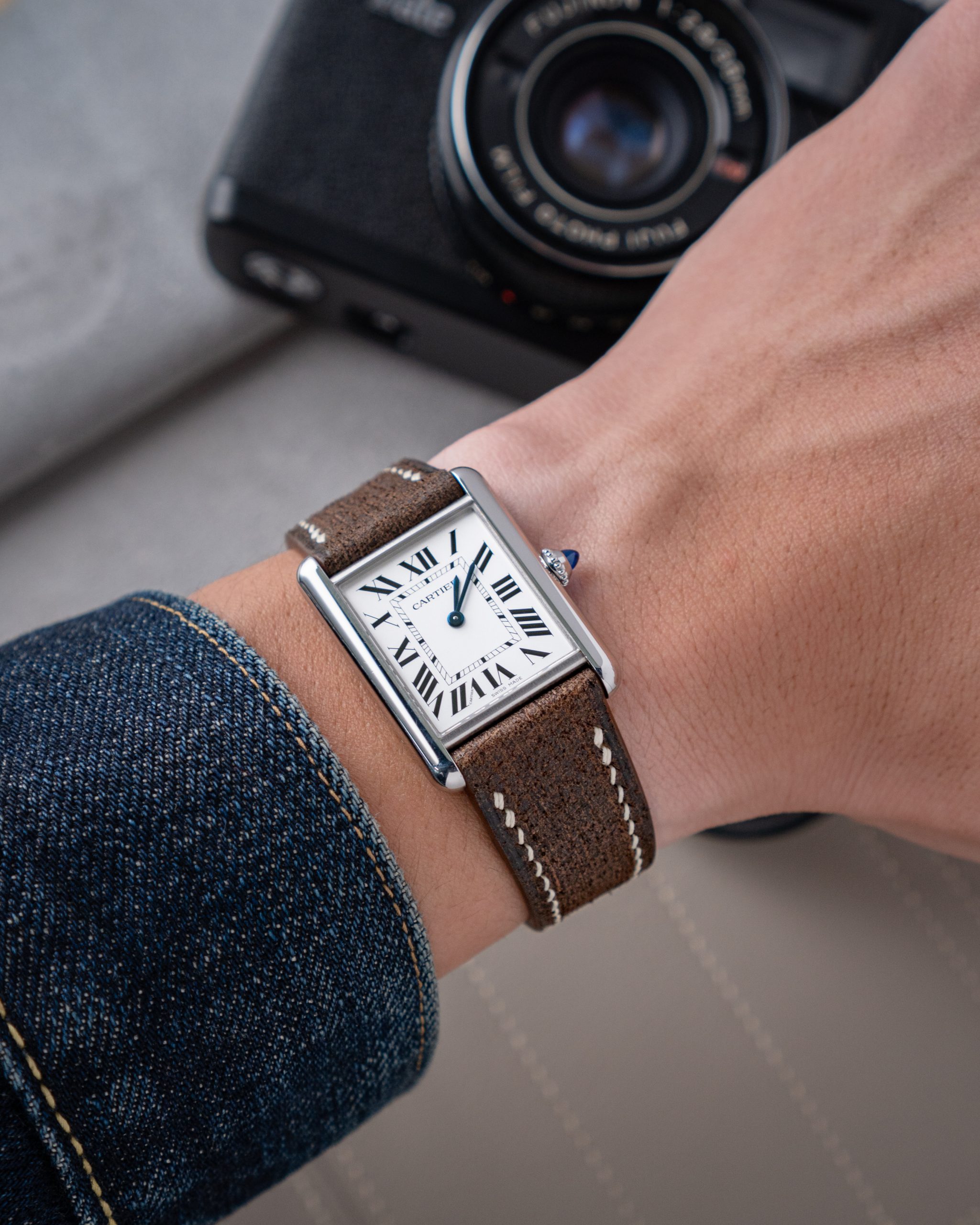 Mocha Babele cho Cartier Tank Must