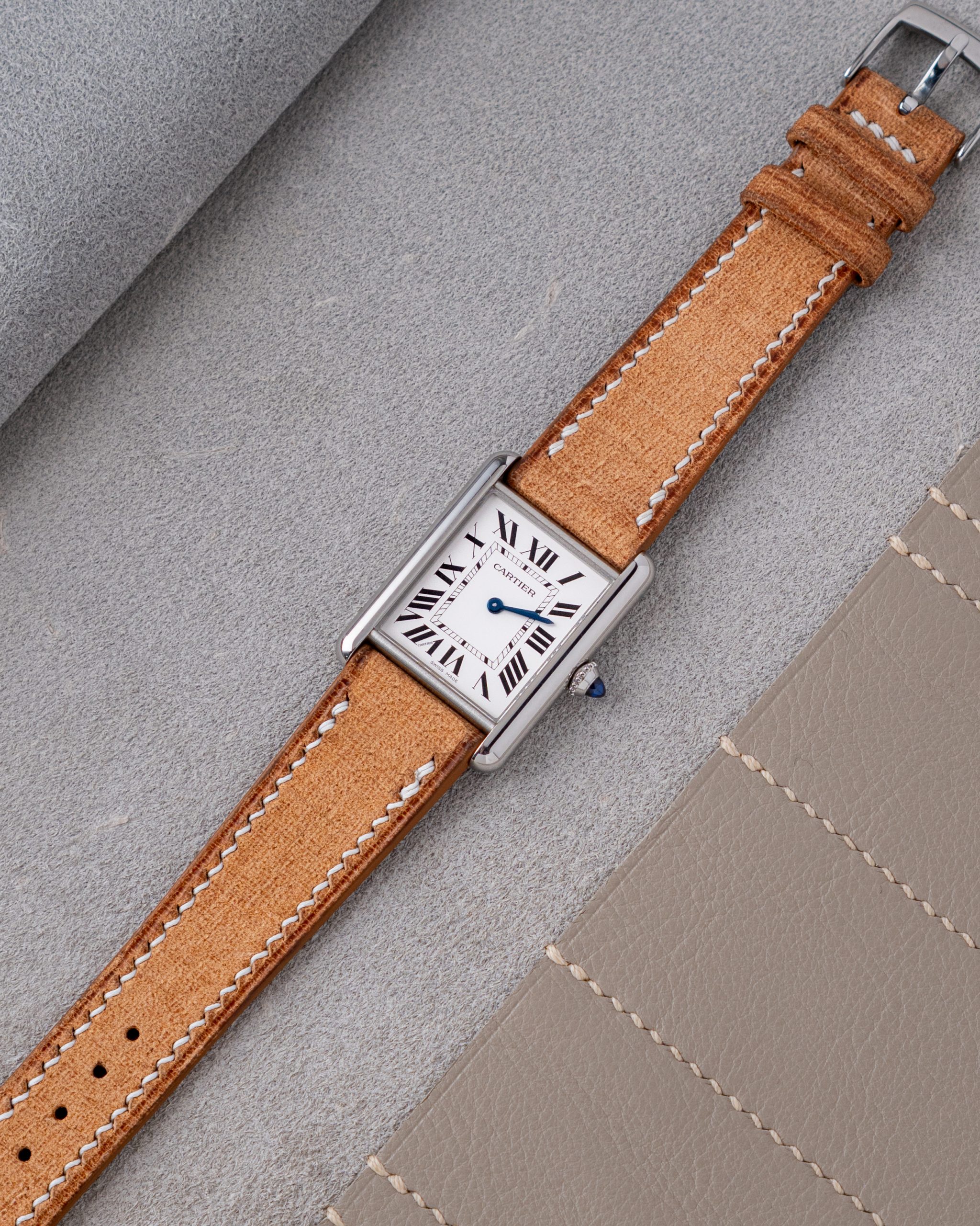 Natural Babele cho Cartier Tank Must2